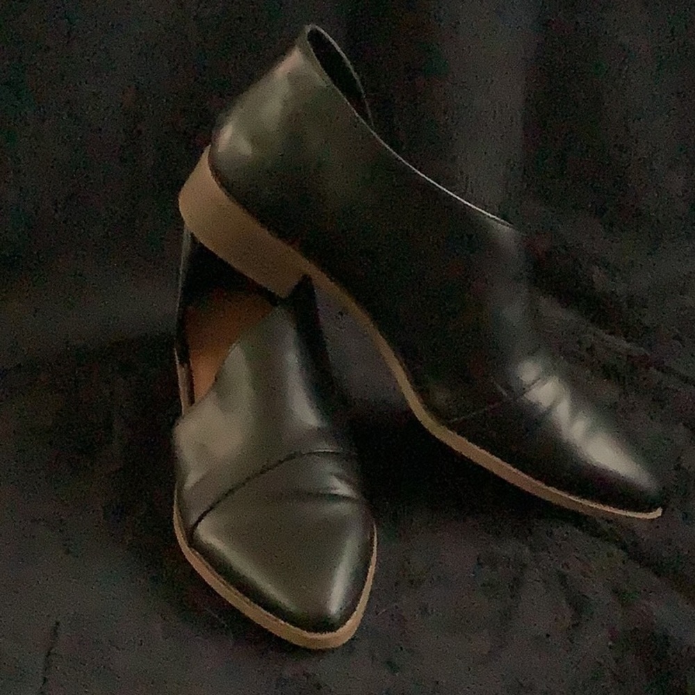 Universal Thread Flats